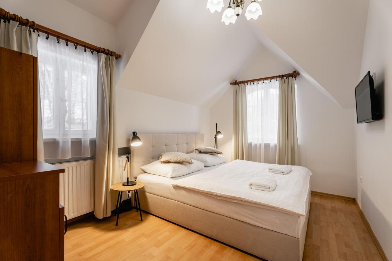Vila Vysehrad Luhacovice Bagian luar foto