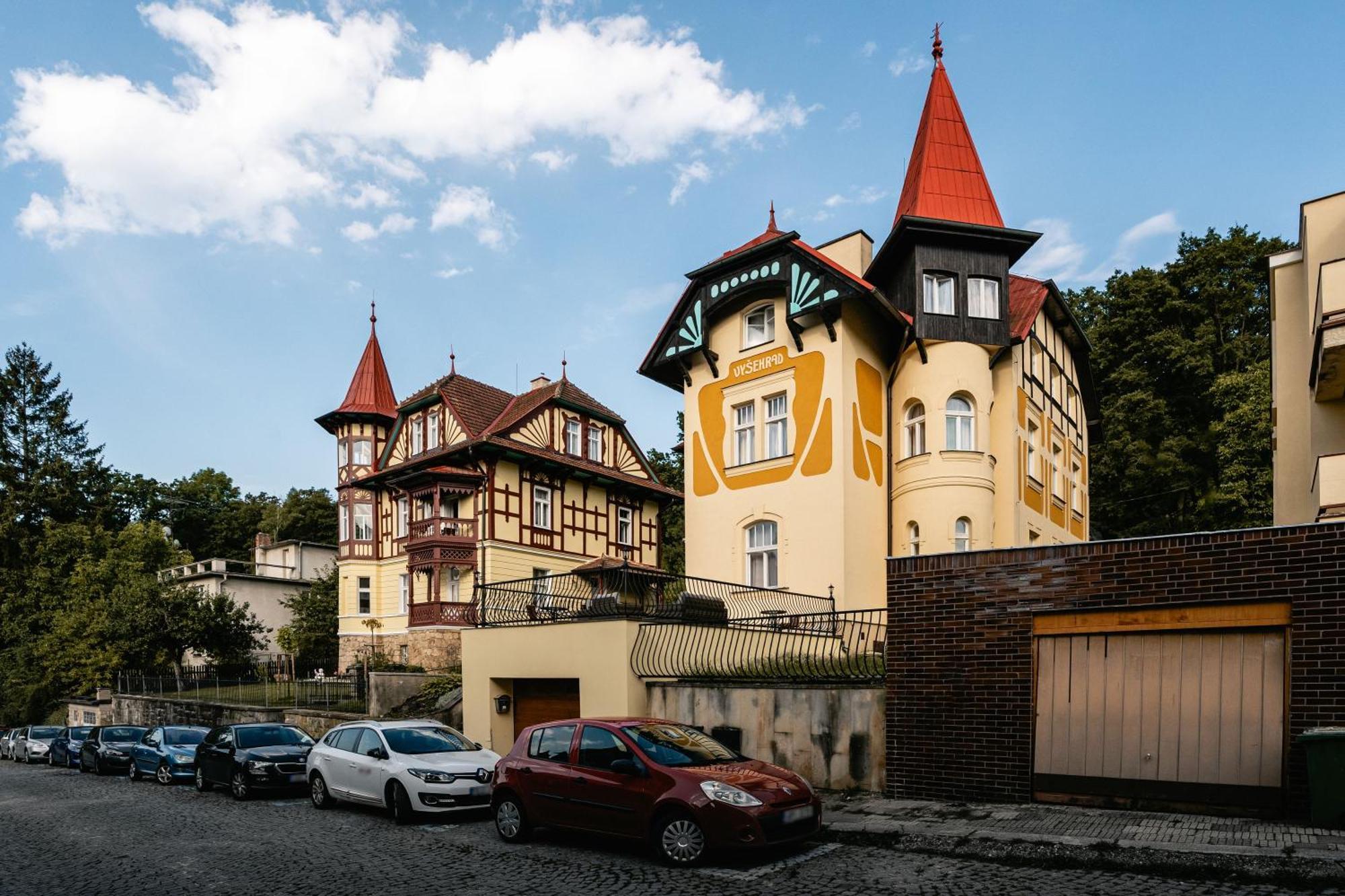 Vila Vysehrad Luhacovice Bagian luar foto