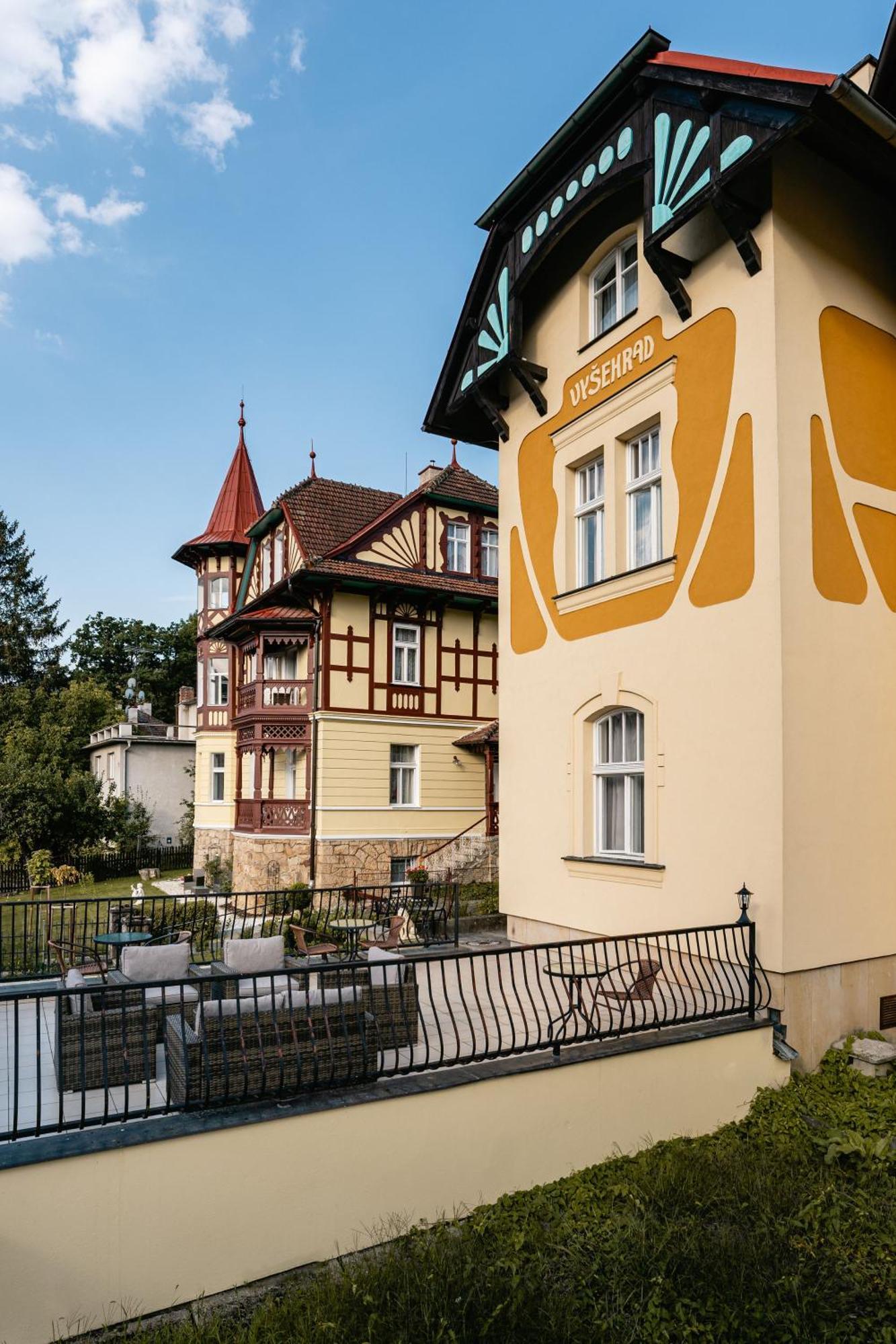 Vila Vysehrad Luhacovice Bagian luar foto